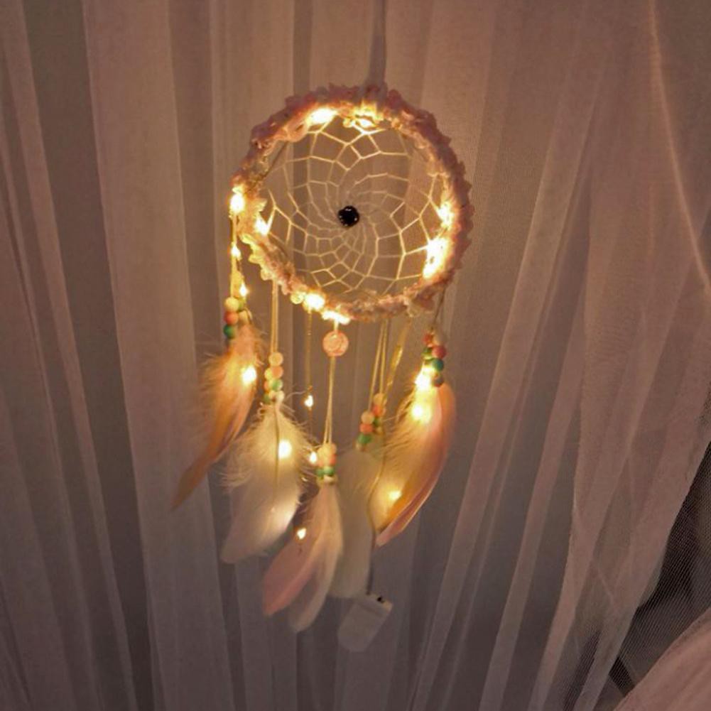 Dreamcatcher đính lông vũ và hạt trang trí