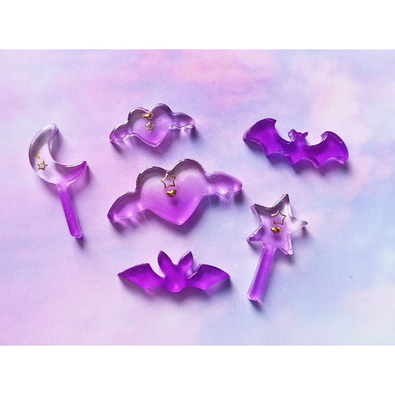 Charm tim huy hiệu thủy thủ