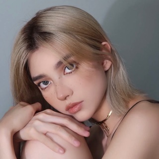 Son bóng Fenty Beauty Gloss Bomb Universal Lip Luminizer màu Diamond Milk +2% phí bán hàng