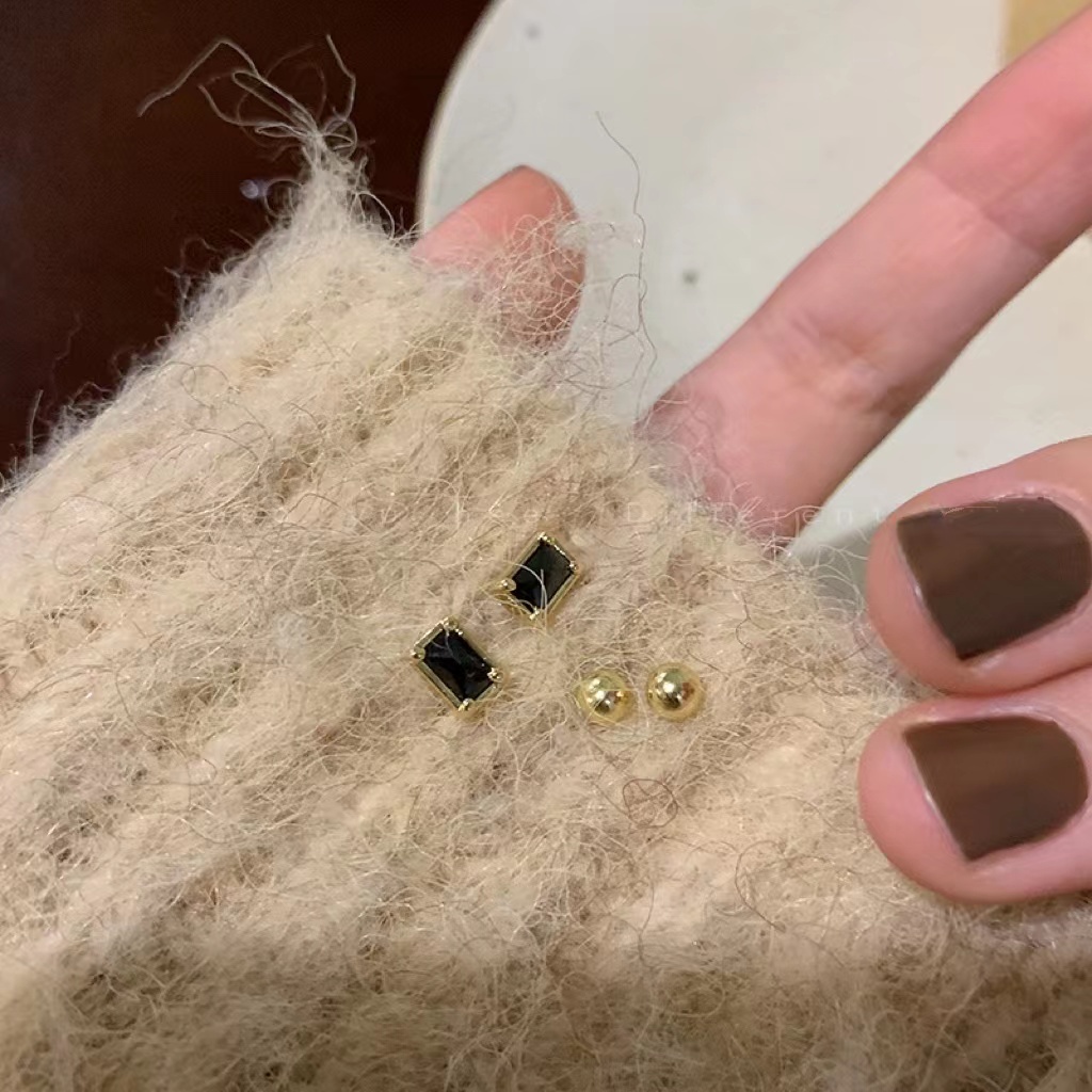 Bộ Khuyên Tai Hình Học Nhỏ Nhắn Phong Cách Hình Học Dành Cho Bạn Nữ Không Cần Gây Cần Dùng Tai