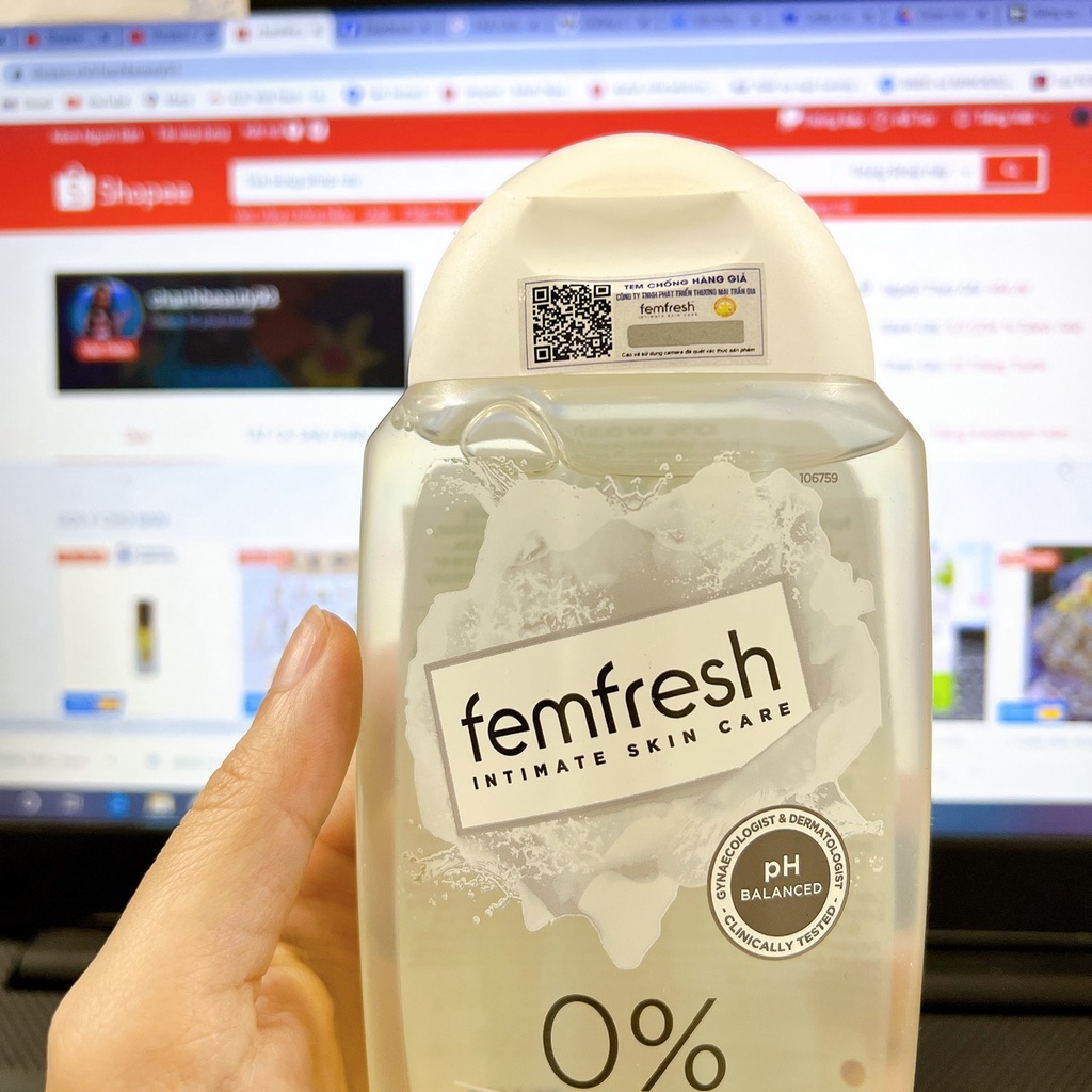 Dung dịch vệ sinh phụ nữ Femfresh Daily Intimate Wash 250ml