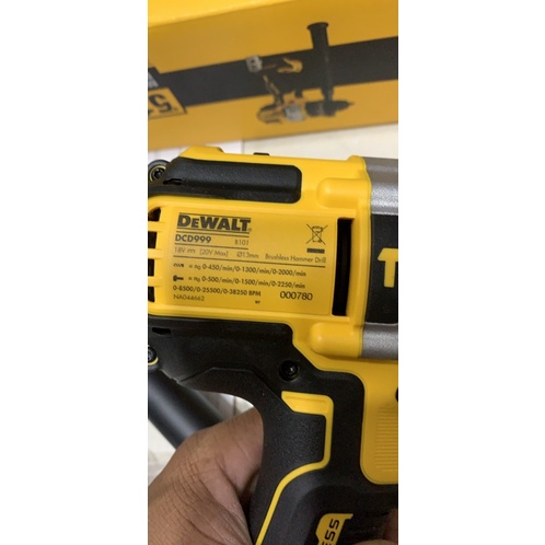 Than  máy khoan dewalt DCD999