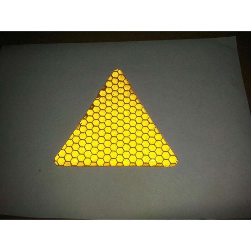 miếng dán tam giác nổi dán đuôi xe màu vàng phản quang