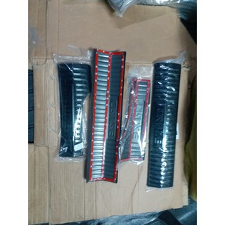 Bộ ốp bậc giẫm titan trong + ngoài Chevrolet Cruze.