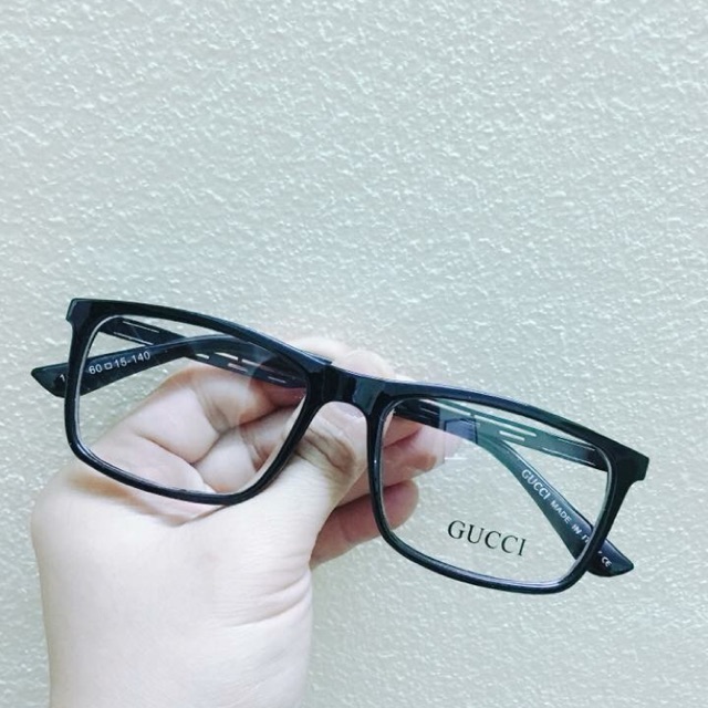 Kính không độ gucci