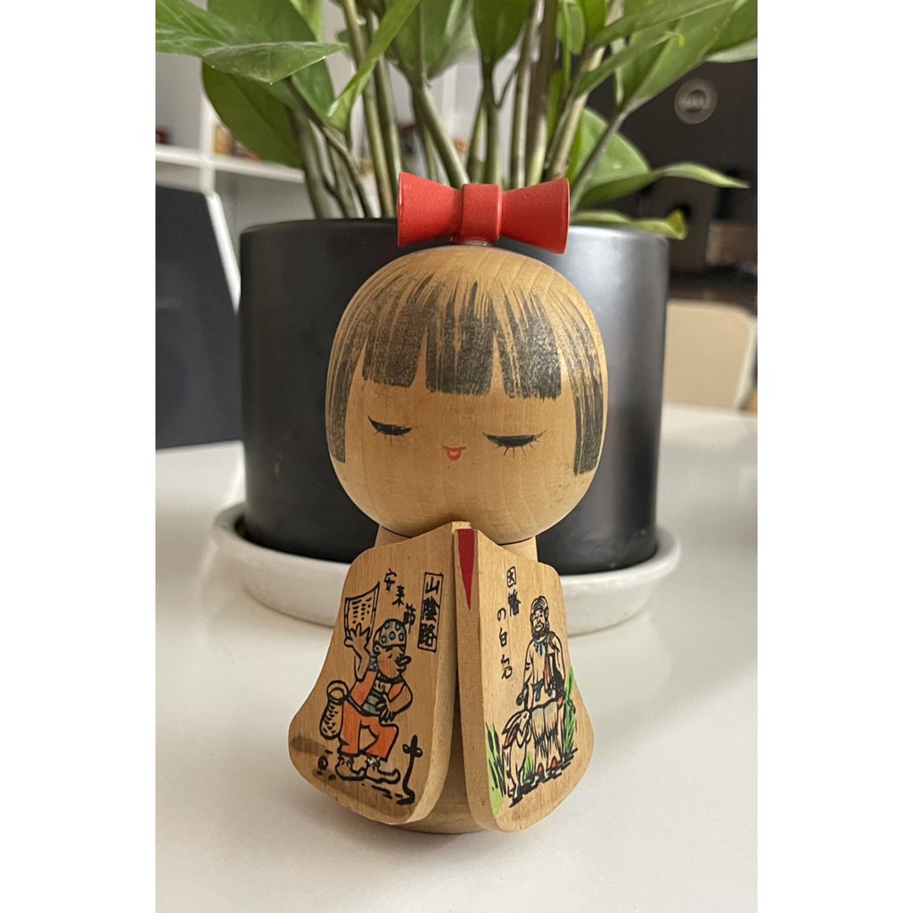 Búp bê gỗ kokeshi