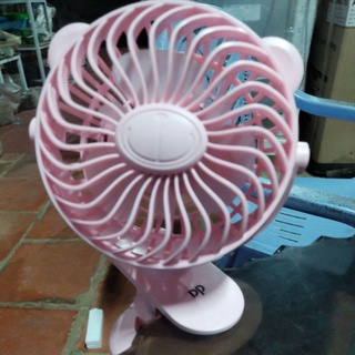 quạt tích điện kẹp mini
