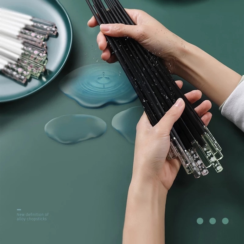 Đũa Hợp Kim Chống Trượt Chống Nấm Mốc Họa Tiết Hoa Anh Đào Tinh Tế