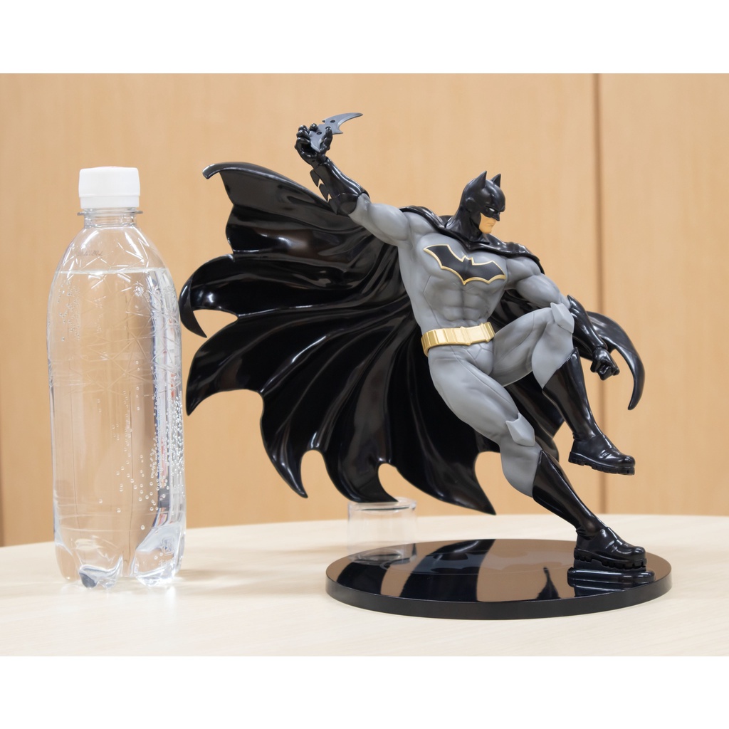 Mô hình Batman - Đen bóng đêm - chính hãng Nhật Bản