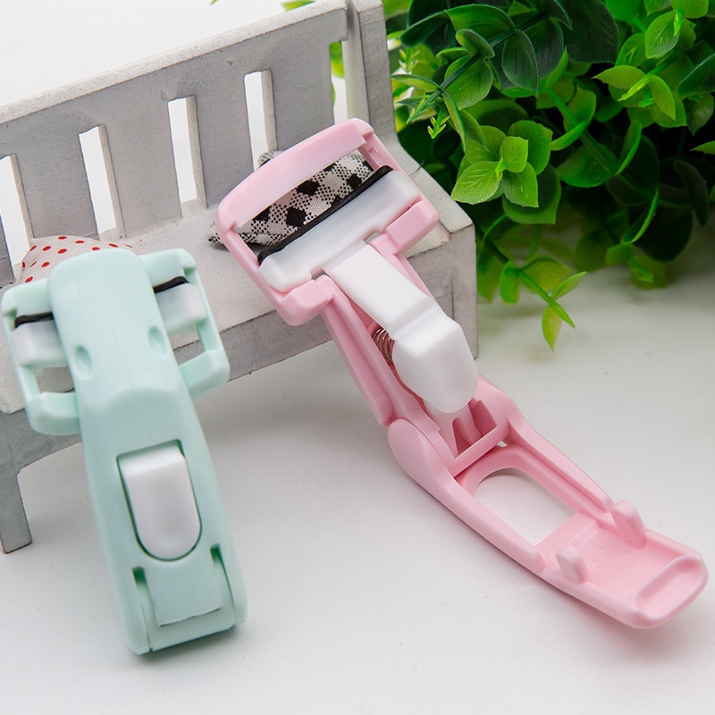 Dụng Cụ Bấm Cong Lông Mi Tự Nhiên Lâu Trôi Không Gây Kích Ứng