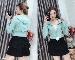 Khoác lửng ôm eo thêu 
