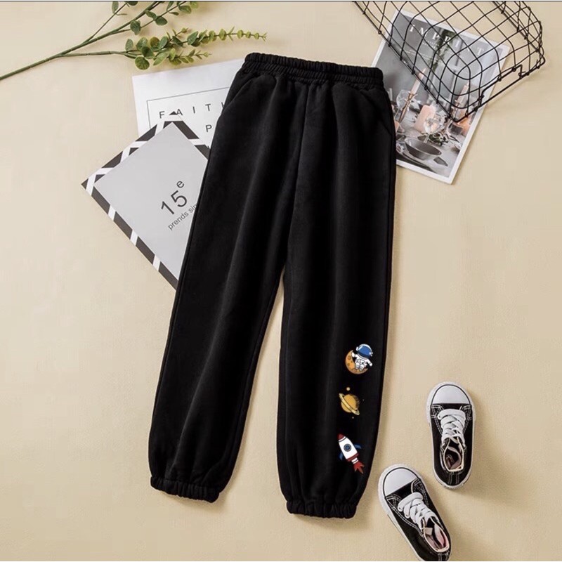 Quần Jogger Ống Suông Chất Nỉ Da Cá Hoạ tiết Gobi Ulzzang Unisex Nam Nữ ( 2 màu : Đen , Trắng )