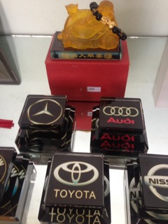 Nuoc hoa oto BMW
