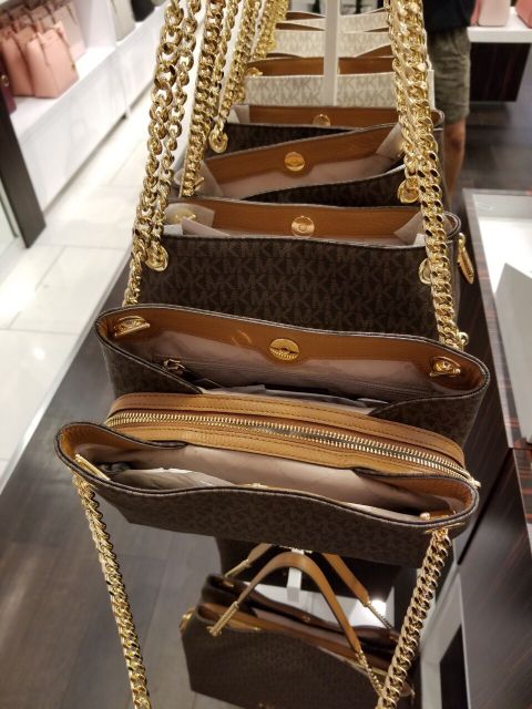 Túi M.K jet set travel