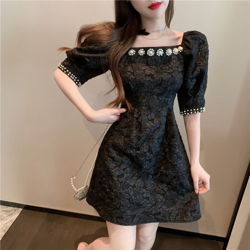 Váy Dự Tiệc Tay Phồng, Cổ Vuông Đính Hạt Sang Trọng