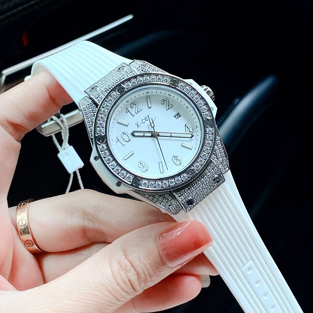 Đồng Hồ Nữ XCer Dây Silicon Trắng 36mm Silver