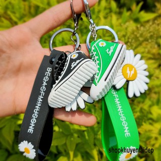 Móc khóa giày hoa cúc-móc khóa hình hoa cúc/đôi giày xinh xắn-móc chìa khóa gắn hình giày xinh xắn chất lượng cao