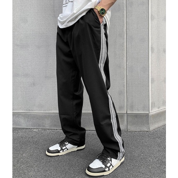 Quần nỉ dáng suông sọc hoạ tiết cho nam nữ unisex màu đen thời trang LOHA