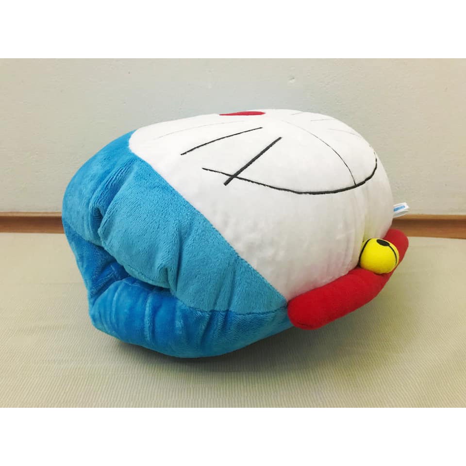 Gối tay hình nhân vật Mèo máy Doraemon