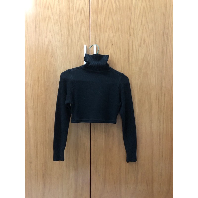 Croptop cổ lọ tay dài