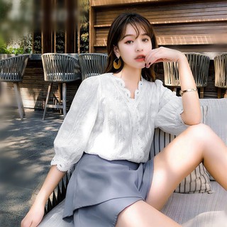 Áo Sơ Mi Nữ Tay Lửng Cổ Chữ V Phối Ren