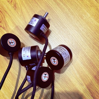 Encoder xoay chuẩn công nghiệp