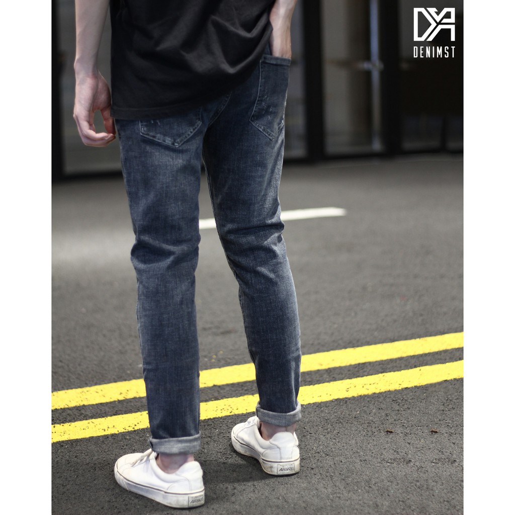 Quần jean nam xanh đậm rách gối carrot fit DENIMST, quần bò nam ống côn 8016 | BigBuy360 - bigbuy360.vn