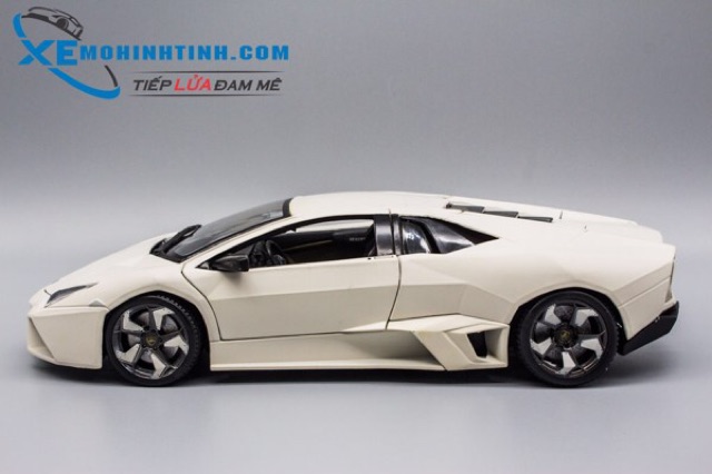 Xe Mô Hình Lamborghini Reventon 1:18 Bburago (Trắng)