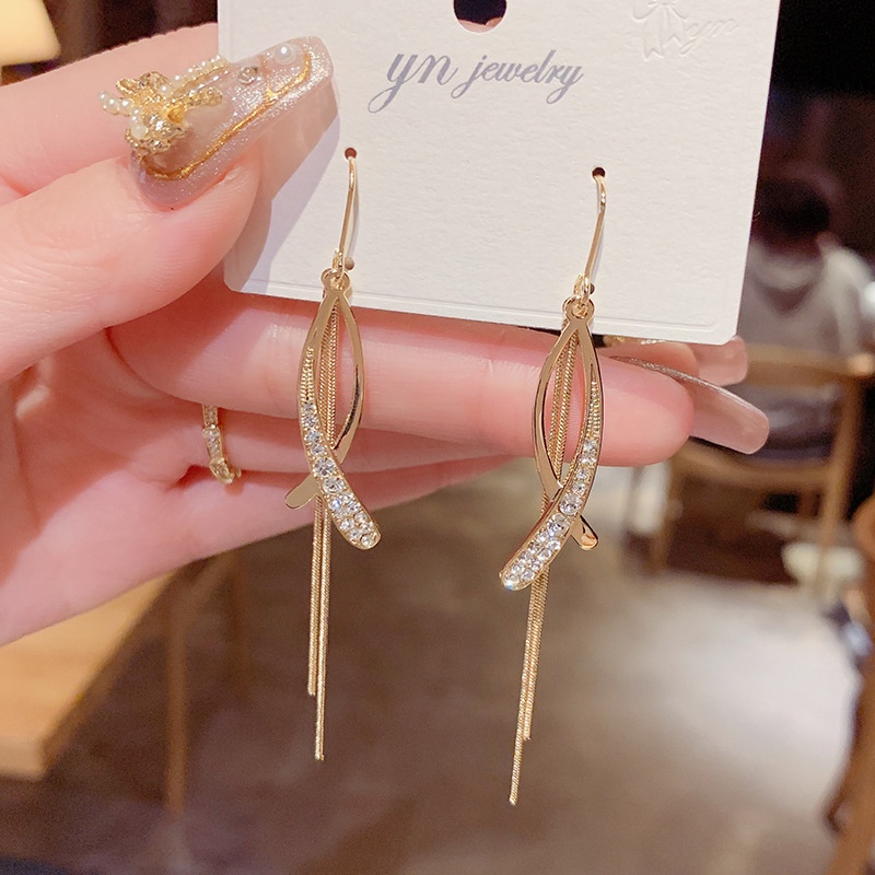 Khuyên Tai Tua Rua Dài Hình Chữ Thập Đính Đá Zircon Cá Tính Thời Trang Mới