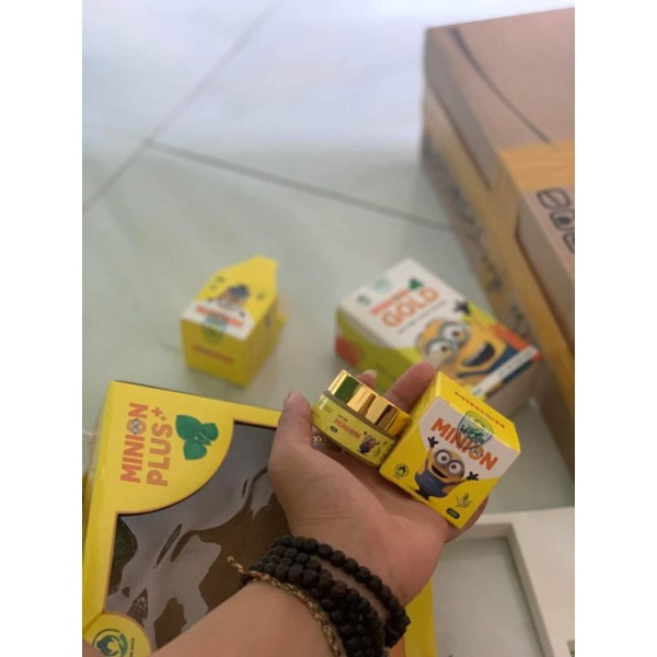Sáp ấm minion