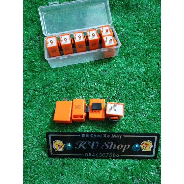 Cục chớp xi nhan kêu , có núm tăng chỉnh tốc độ nhanh chậm