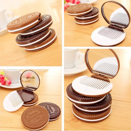 Bộ gương lược bánh Oreo bỏ túi tiện lợi