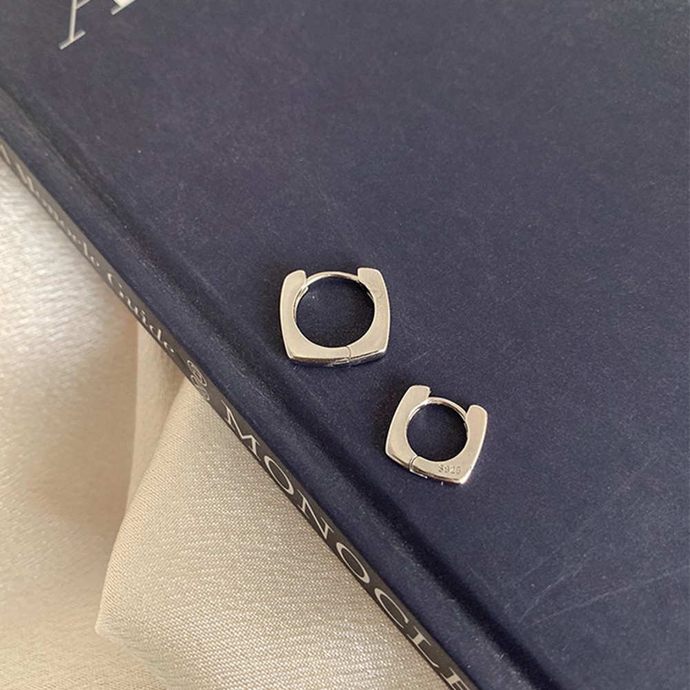 Khuyên Tai Nữ Trang Tạo Hình Độc Đáo