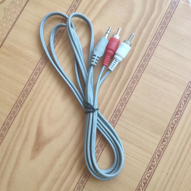 Cáp 3.5 ra hai hoa sen