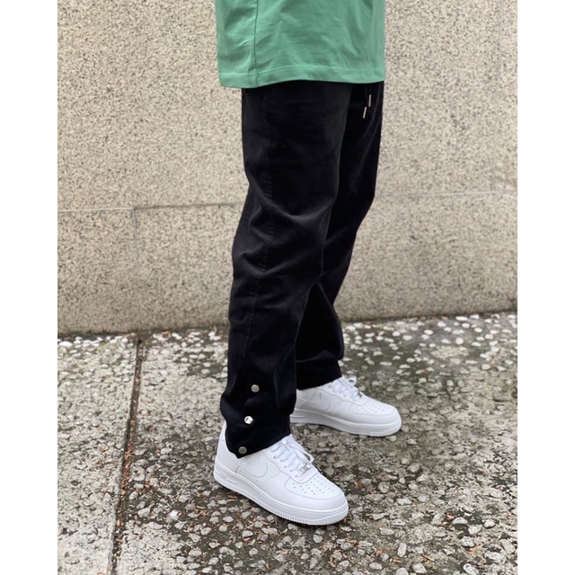 Quần nút bấm nhung tăm Amrish