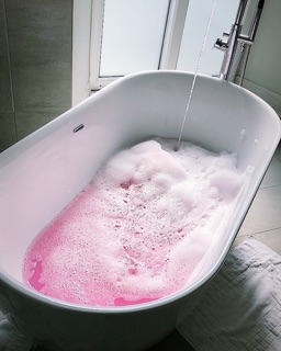 Bánh tạo bọt tắm The Comforter bubble bar