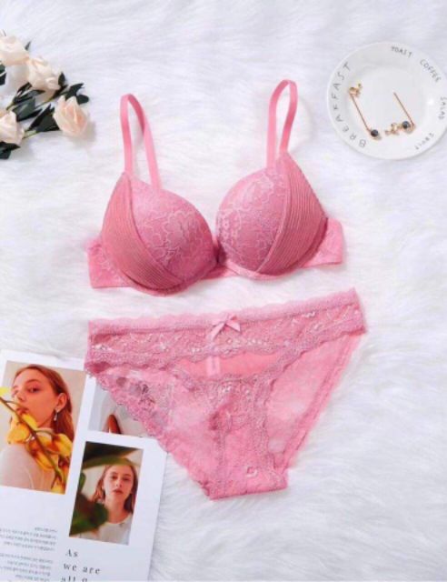 Vicky ánh nhũ siêu đẩy