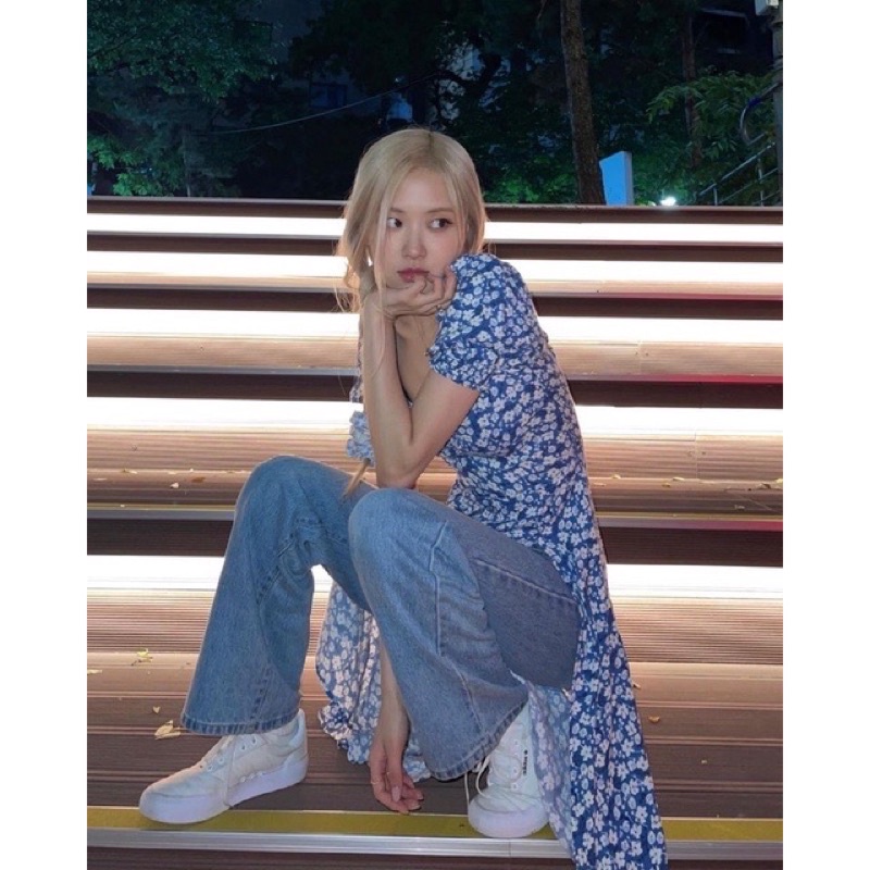 Đầm hoa nhí xanh giống Jisoo, Rosé BLACKPINK dáng dài