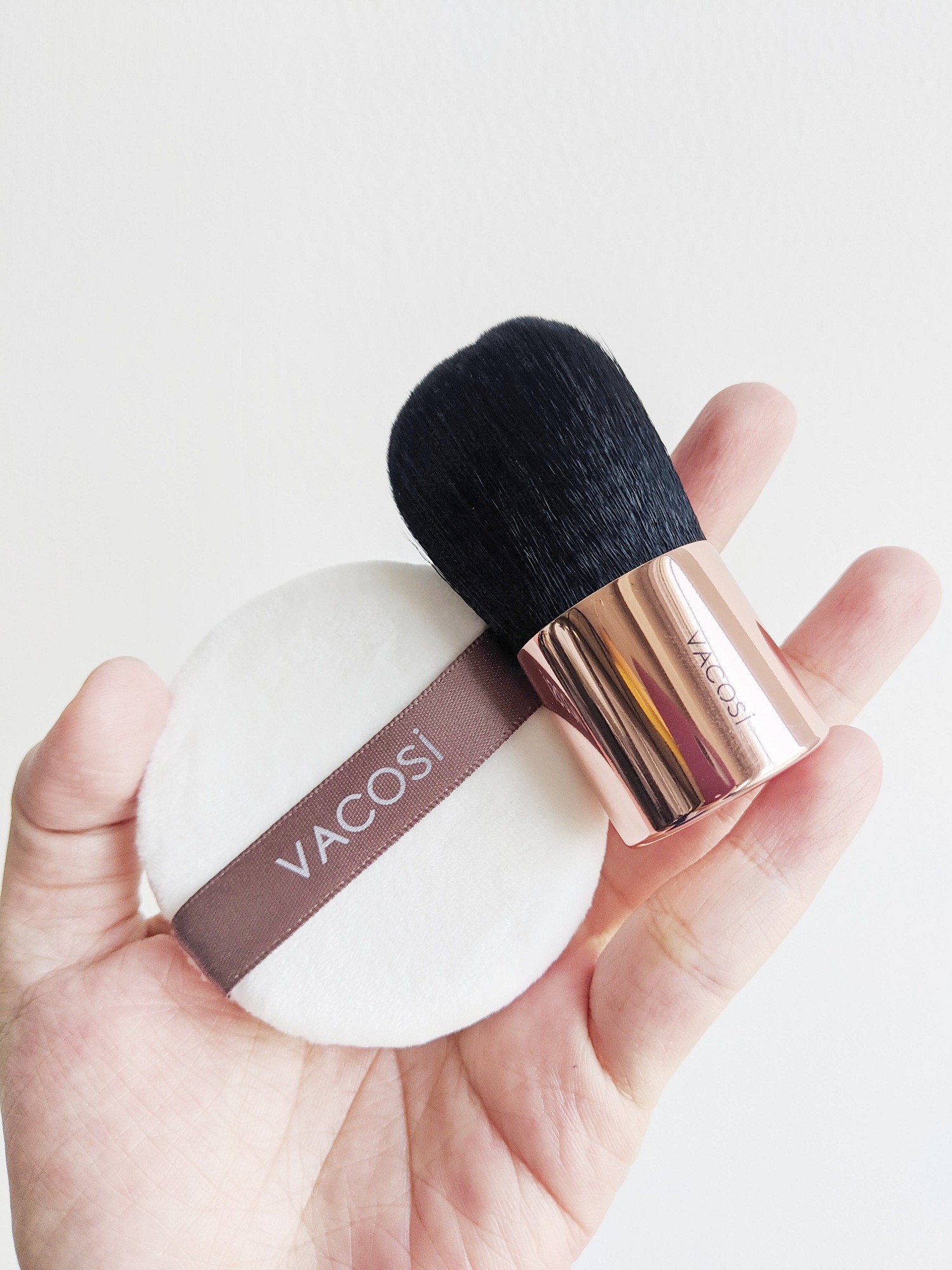 Phấn phủ bột siêu mịn kiềm dầu Vacosi Natural Studio Loose Powder 30g | BigBuy360 - bigbuy360.vn