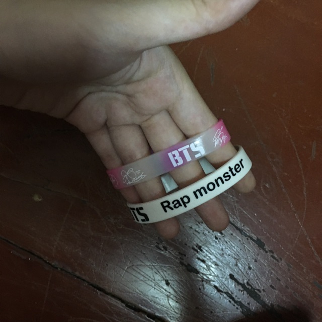 Vòng tay BTS