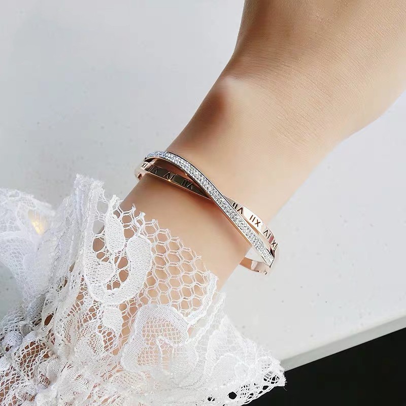 Vòng tay thép titan mạ vàng hồng 18K đính kim cương không phai không dị ứng khắc chữ la mã phong cách Hàn Quốc cho nữ