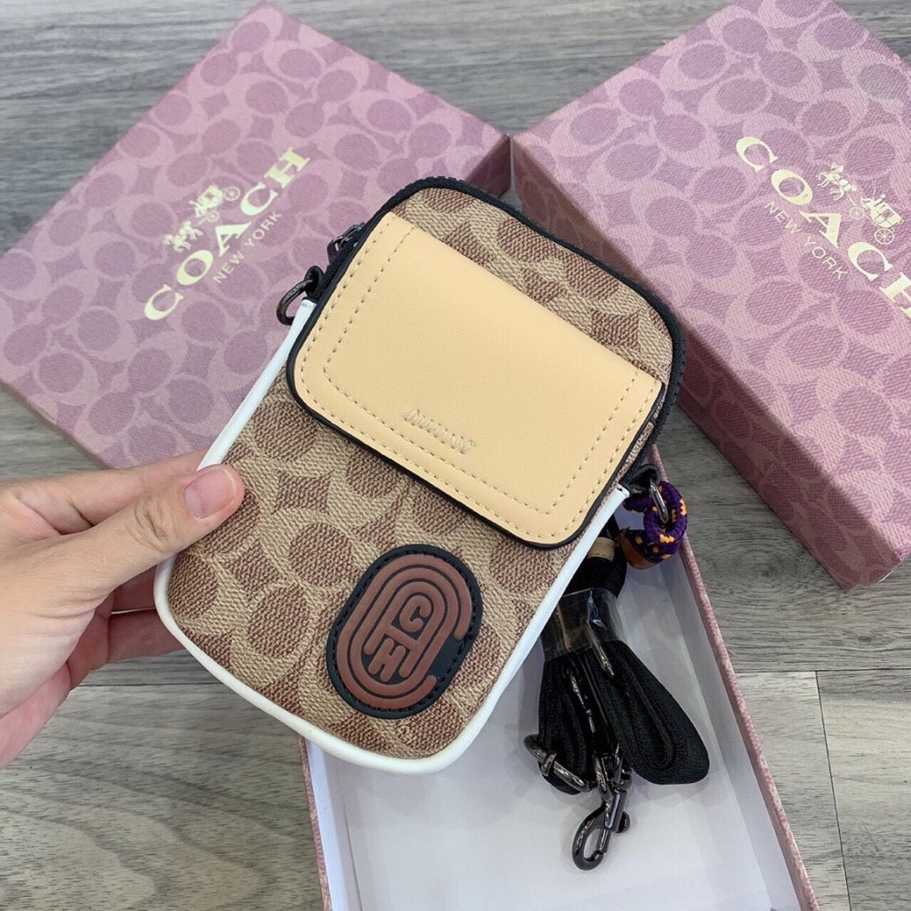 Đeo điện thoại Co ach mới