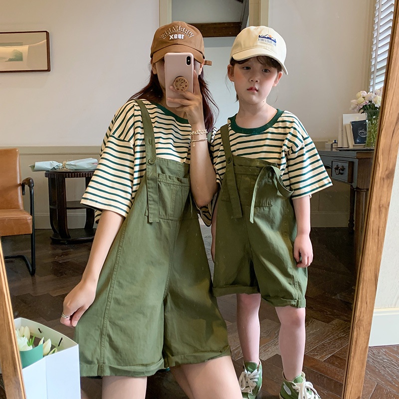 Set Áo Thun Tay Ngắn Kẻ Sọc + Quần Yếm Denim Thời Trang Hàn Quốc 2022 Cho Mẹ Và Bé