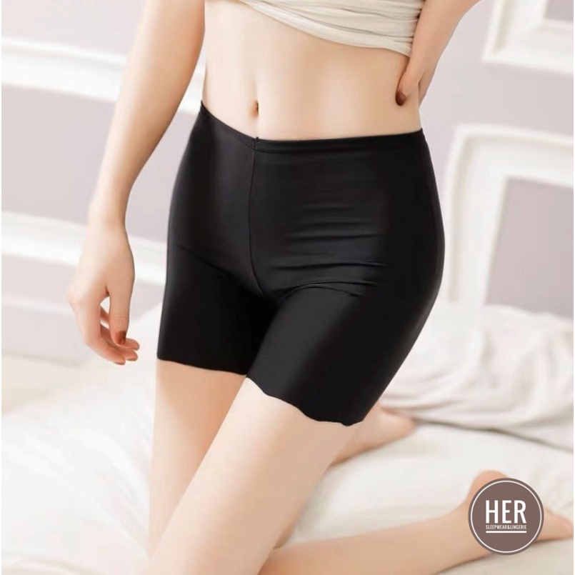 Quần Mặc Trong Váy Su Trơn Mềm Mại Thoáng Mát Màu Đen - Her Sleewear