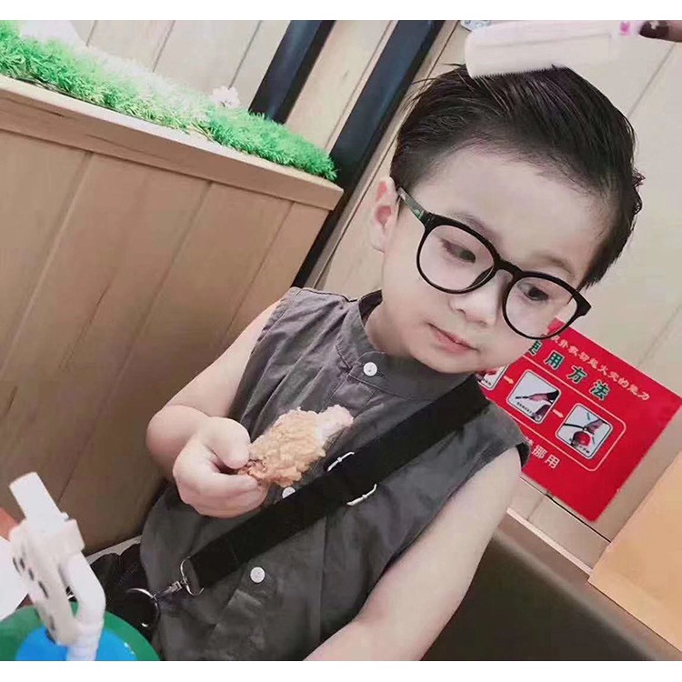 Mắt kính gọng tròn đáng yêu cho bé
