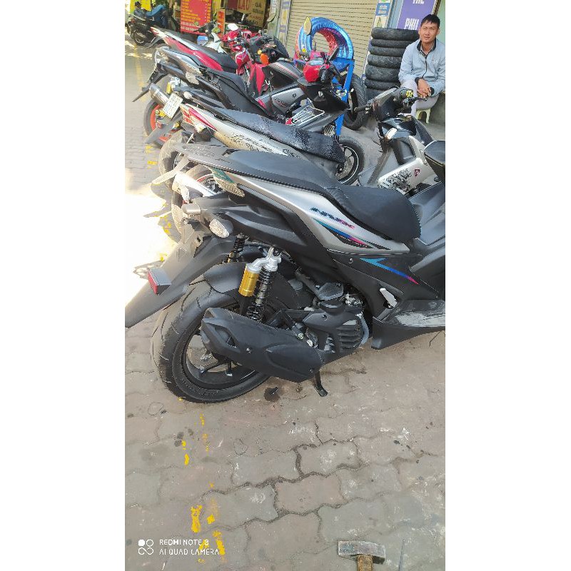 TAY XÁCH THÉP BẢN TRUNG CÓ GÂN LẮP NVX