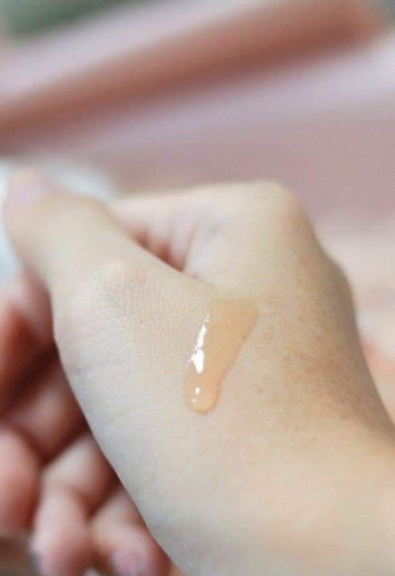 Serum trẻ hóa da Estee Lauder.