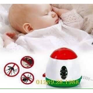 máy đuổi muỗi kèm lọ tinh dầu