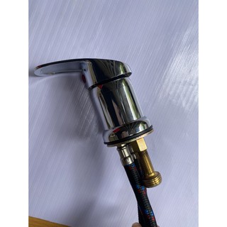 Vòi nước nốc bàn gội đầu