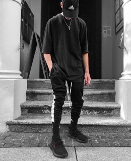 ÁO TEE OVERSIZE BASIC ĐEN UNISEX